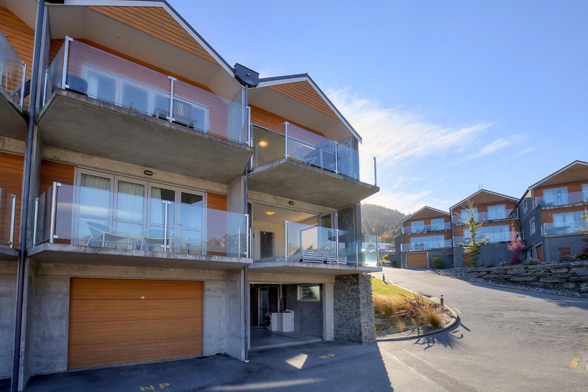 Alpine Vista - Queenstown Holiday Home Buitenkant foto