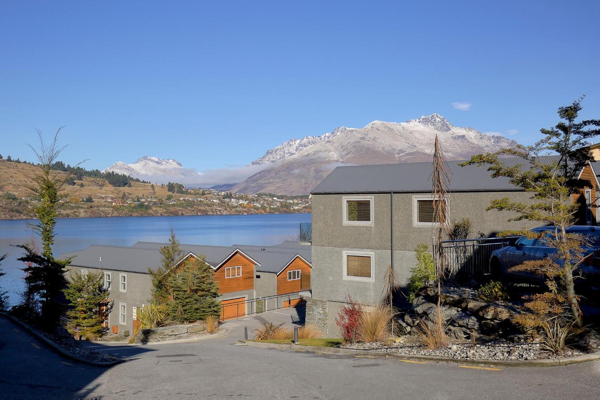 Alpine Vista - Queenstown Holiday Home Buitenkant foto