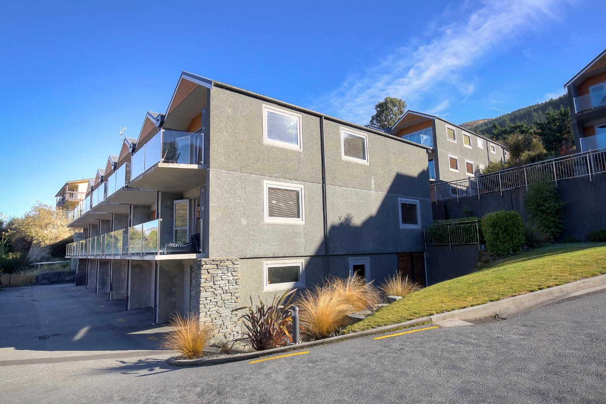Alpine Vista - Queenstown Holiday Home Buitenkant foto
